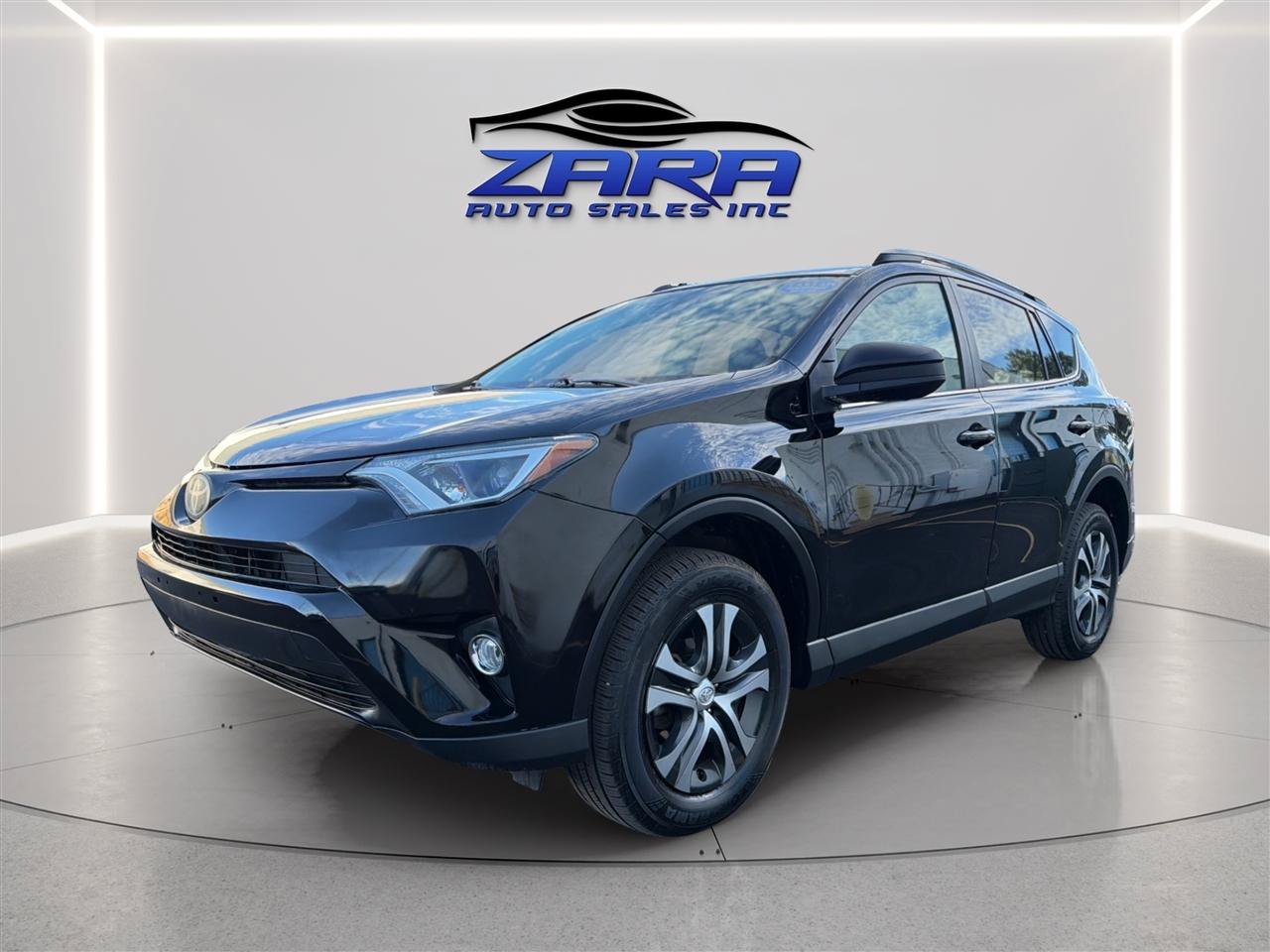 Used 2018 Toyota RAV4 LE w/ All Weather Liner Package AWD/4WD image 3