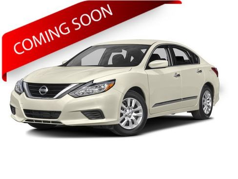 Used 2016 Nissan Altima 2.5 S w/ Interior Lighting Package FWD image 1