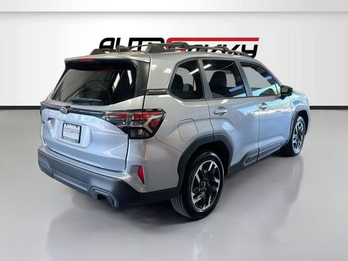 Used 2025 Subaru Forester Limited AWD/4WD image 7
