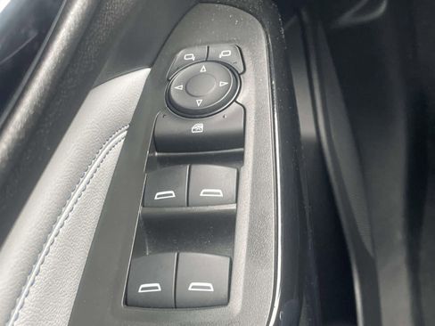 Used 2025 Chevrolet Trax LT FWD image 23