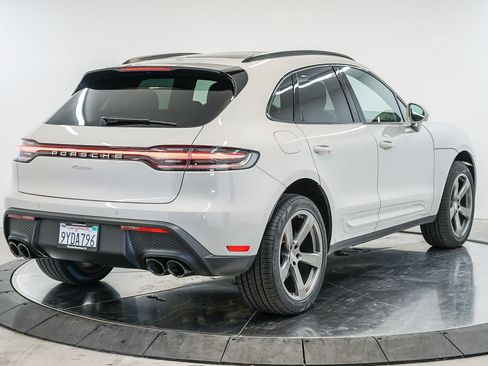 Certified 2026 Porsche Macan AWD/4WD image 9