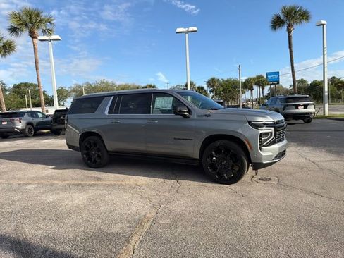 New 2026 Chevrolet Suburban High Country AWD/4WD image 17