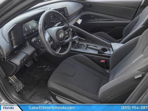 Used 2025 Hyundai Elantra Sport FWD image 15