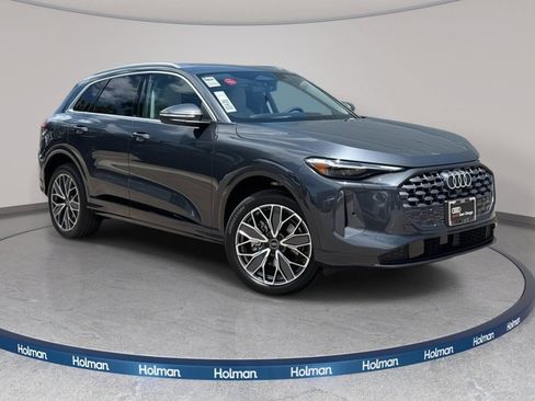 Used 2025 Audi Q5 Premium Plus w/ Premium Plus AWD/4WD image 1