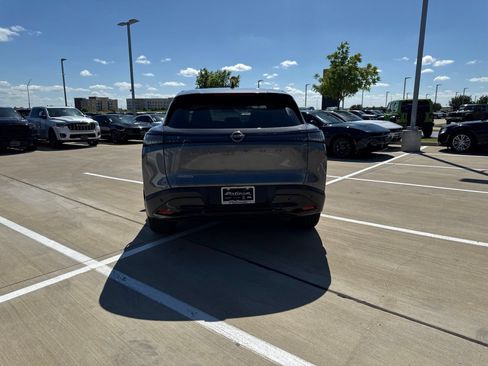 Used 2025 Nissan Murano SV AWD/4WD image 4