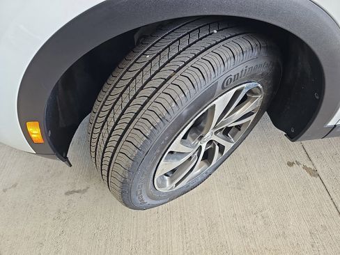 Used 2023 Buick Envision Essence FWD image 37