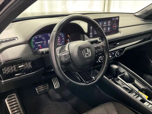 Used 2024 Honda Accord Sport image 8