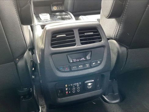 Used 2016 Honda Pilot Touring image 36