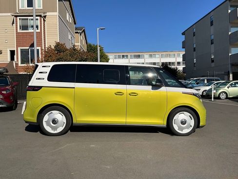 New 2025 Volkswagen ID. Buzz 1st Edition image 8