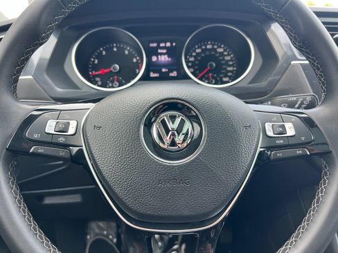 Used 2021 Volkswagen Tiguan SE FWD image 28