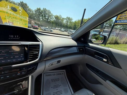 Used 2016 Honda Accord EX-L image 25