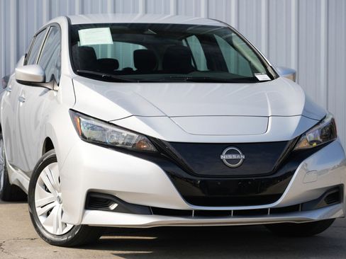 Used 2023 Nissan Leaf S image 2