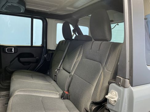 Certified 2025 Jeep Wrangler Willys image 24