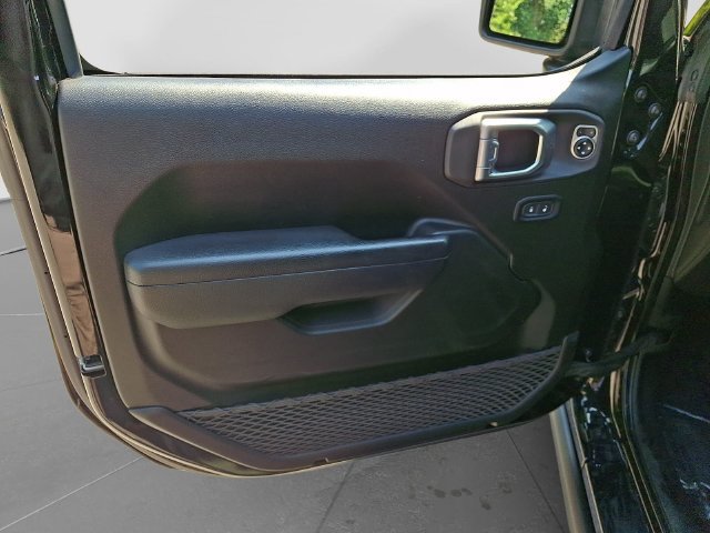 Used 2024 Jeep Gladiator Sport AWD/4WD image 14