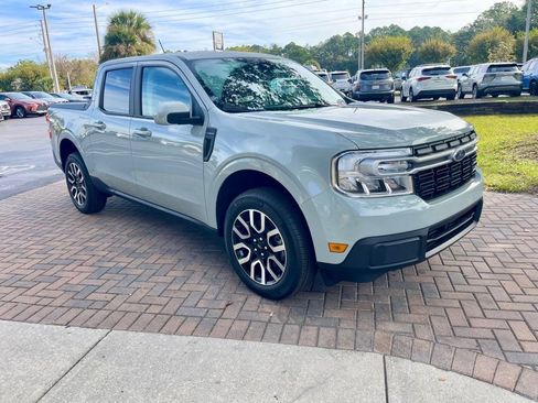 Used 2023 Ford Maverick Lariat image 7