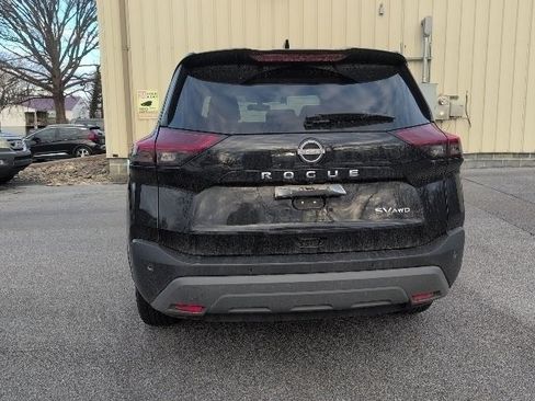 Used 2023 Nissan Rogue SV image 6