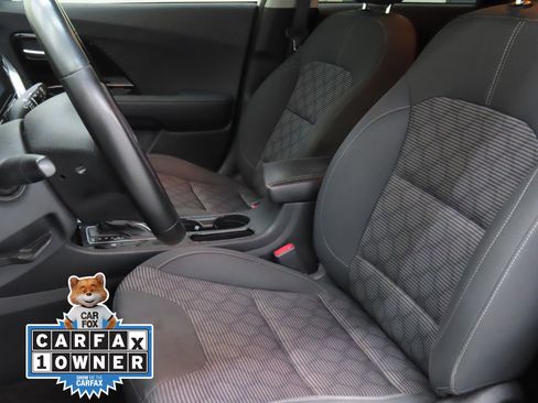 Used 2022 Kia Niro LXS image 9