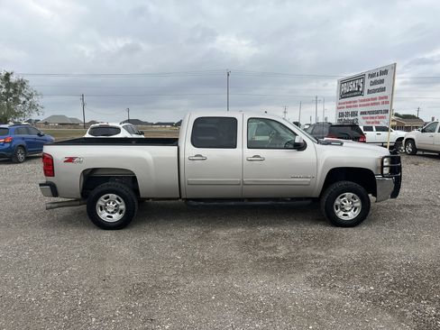 Used 2008 Chevrolet Silverado 2500 LTZ w/ Suspension Package, Off-Road image 3
