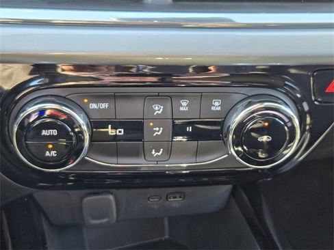 Used 2025 Chevrolet Trax LT image 20