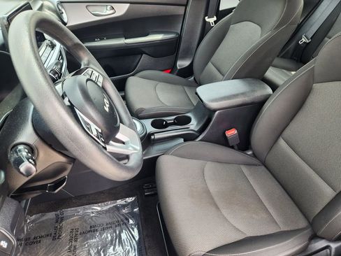 Certified 2024 Kia Forte LXS FWD image 11