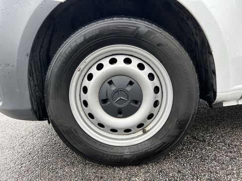 Used 2023 Mercedes-Benz Metris Cargo image 12