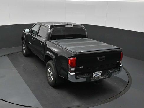 Used 2019 Toyota Tacoma SR5 AWD/4WD image 14