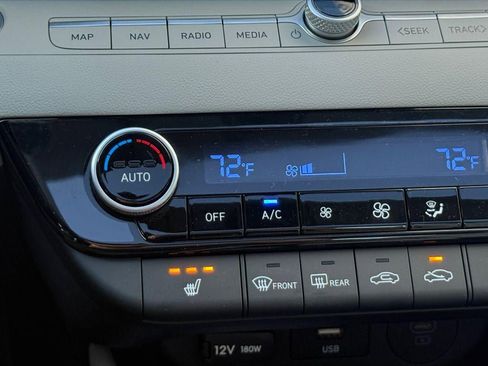 New 2026 Hyundai Elantra Limited FWD image 35