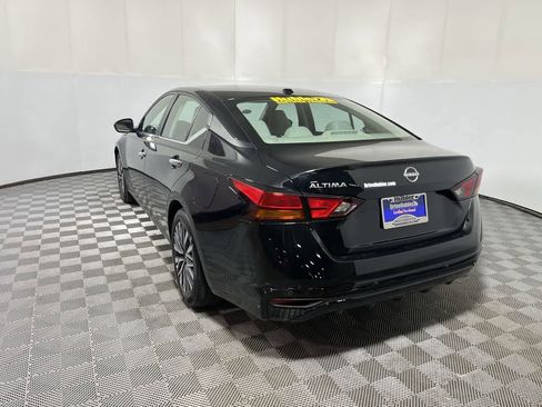 Used 2025 Nissan Altima 2.5 SV image 6