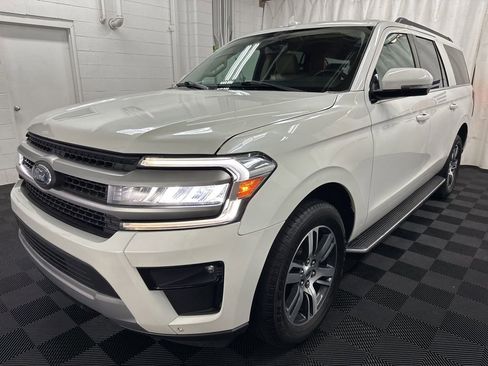 Used 2023 Ford Expedition Max XLT AWD/4WD image 4