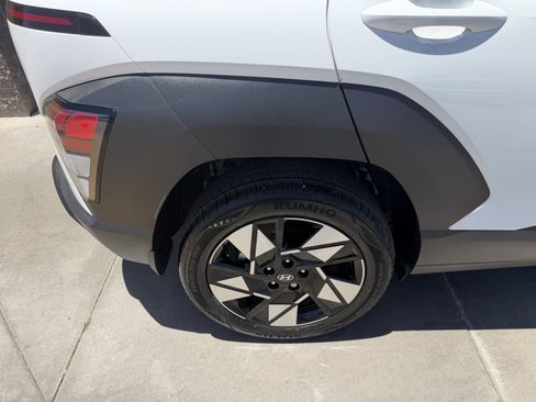 Used 2025 Hyundai Kona SEL AWD/4WD image 15