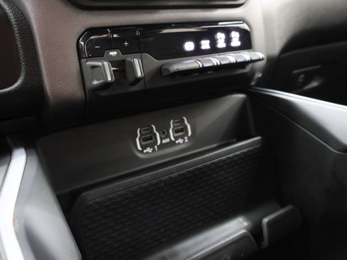 Used 2022 RAM 2500 Big Horn w/ Night Edition AWD/4WD image 43