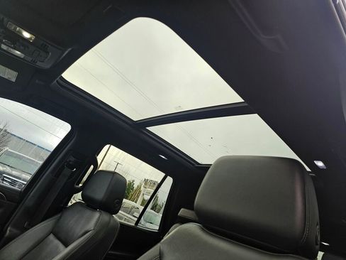 Used 2022 Chevrolet Tahoe LT w/ LT Signature Plus Package image 29