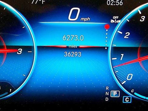 Used 2023 Mercedes-Benz GLB 250 4MATIC w/ Premium Package image 14