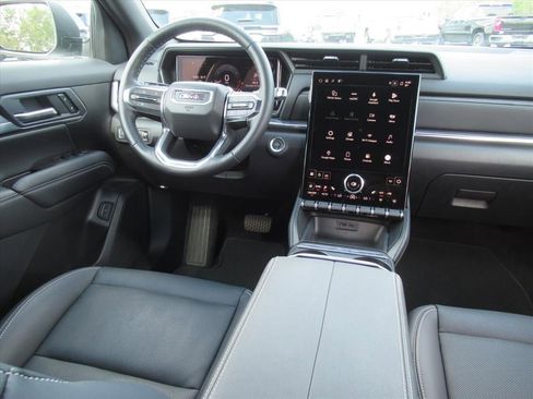 Used 2025 GMC Terrain Elevation w/ Elevation Premium Package AWD/4WD image 13