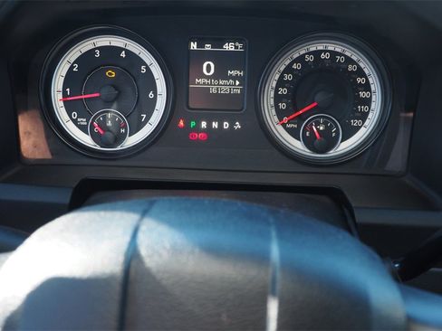 Used 2015 RAM 1500 ST w/ ST Popular Equipment Group image 24