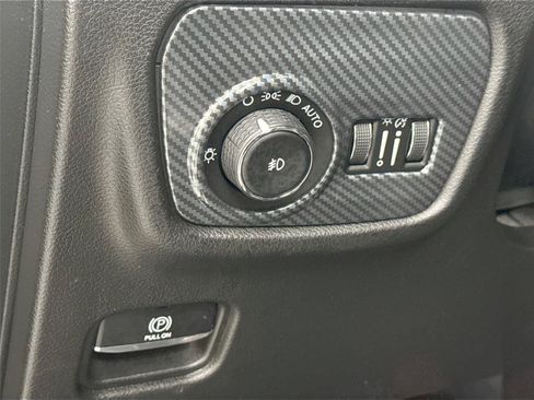 Used 2022 Jeep Grand Cherokee L Overland w/ MOPAR Finishing Package AWD/4WD image 16