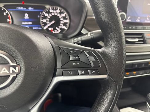 Used 2025 Nissan Altima 2.5 SV FWD image 22