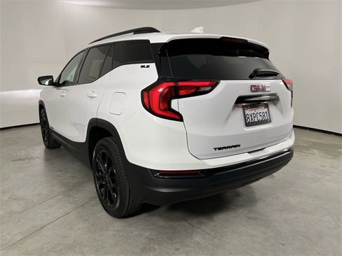 Used 2021 GMC Terrain SLE w/ Elevation Edition image 32