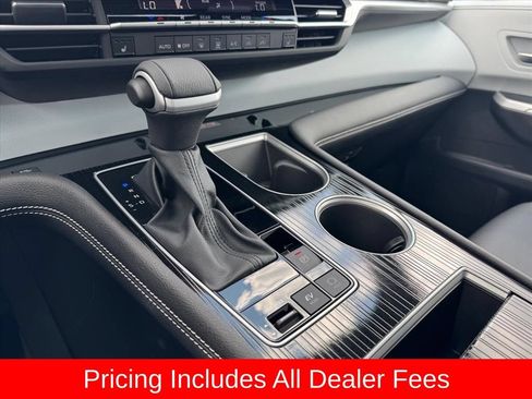 Used 2026 Toyota Sienna XSE FWD image 22