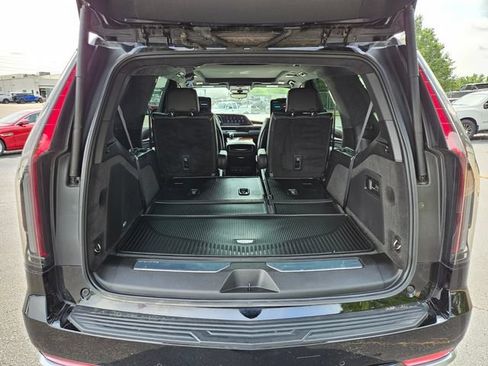 Used 2023 Cadillac Escalade Premium Luxury Platinum AWD/4WD image 18