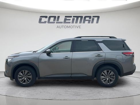 Used 2024 Nissan Pathfinder SV w/ SV Premium Package AWD/4WD image 5