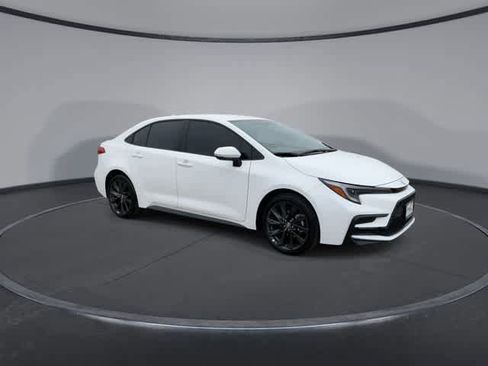 Certified 2026 Toyota Corolla SE image 2