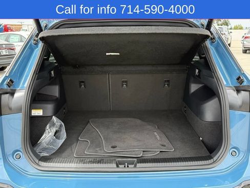 Used 2025 Volkswagen Tiguan SEL R-Line AWD/4WD image 8