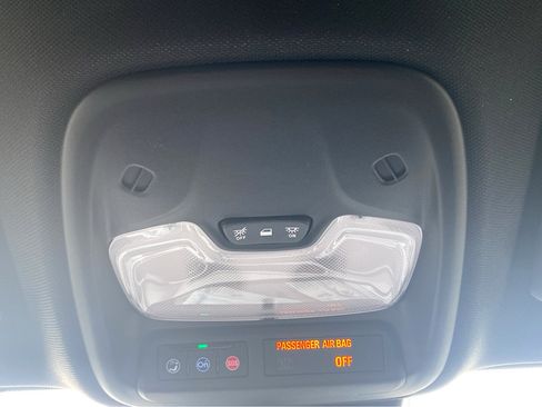 New 2025 Chevrolet Colorado W/T image 32