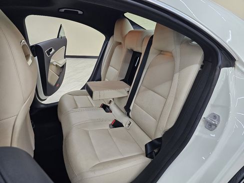 Used 2018 Mercedes-Benz CLA 250 4MATIC image 26