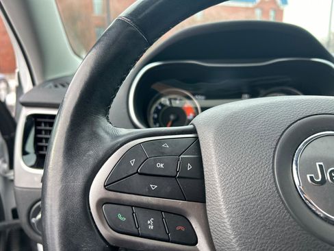 Used 2020 Jeep Cherokee Limited image 13