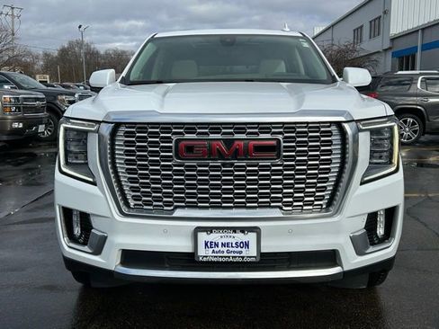 Used 2021 GMC Yukon Denali w/ Denali Premium Package image 2