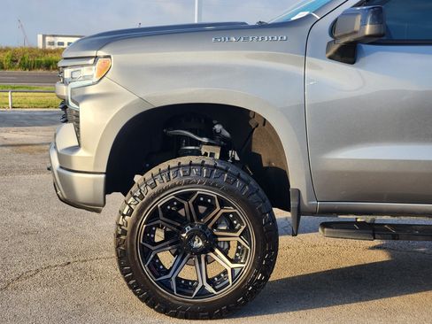 Used 2025 Chevrolet Silverado 1500 RST w/ Convenience Package II AWD/4WD image 9