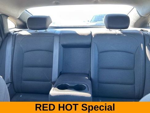 Used 2023 Chevrolet Malibu LT FWD image 34
