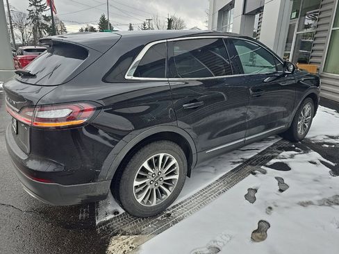 Used 2020 Lincoln Nautilus Premier w/ Equipment Group 101A image 5